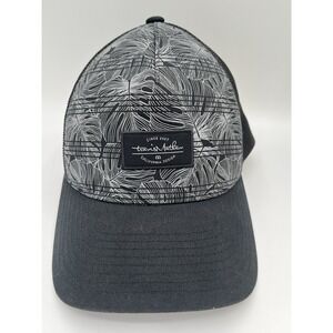 TravisMathew Black Gray Palm Print 110 Flexfit Tech Mesh Golf Snapback Hat OSFM